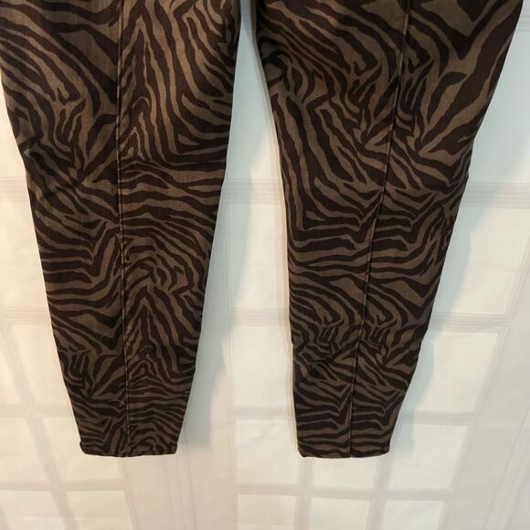 🔥🔥5 for $25🔥🔥 White House Black Market Animal Print Skinny Crop Pants Size 2 - Picture 8 of 13